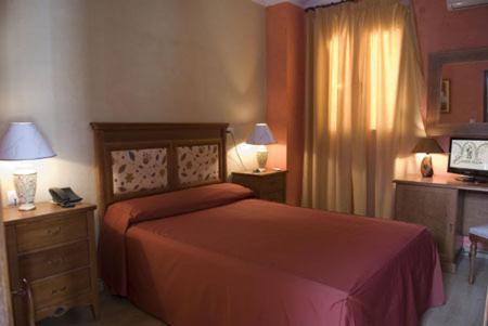 Hotel Esmeralda Osuna Extérieur photo