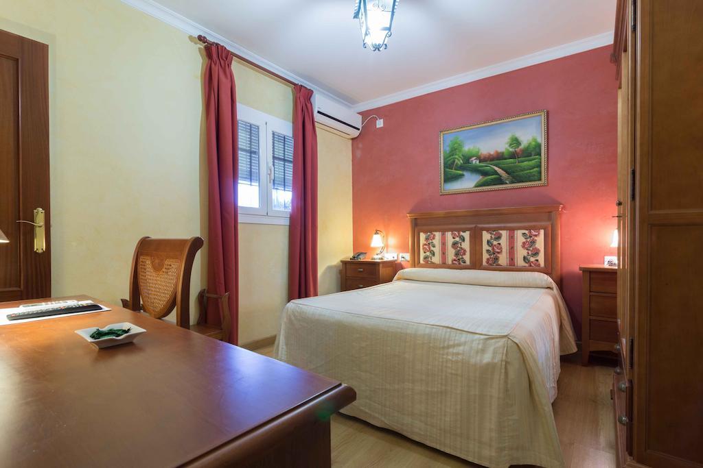 Hotel Esmeralda Osuna Extérieur photo